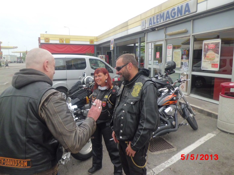 <center>Tri di in Mota